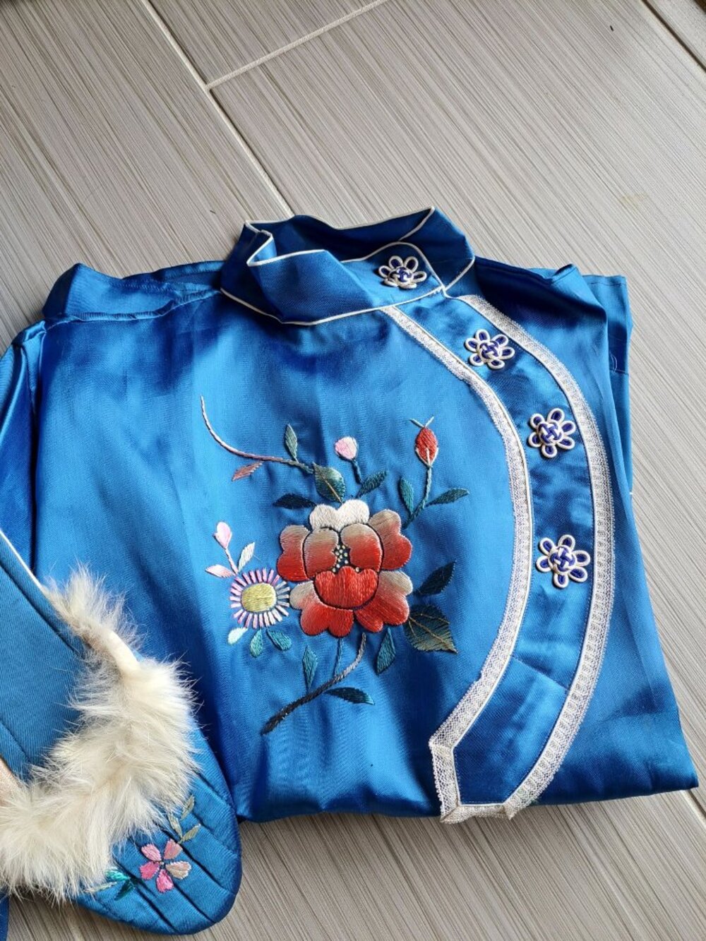 1940s Vintage Japanese Silk Pajama Set Embroidery Slippers Box Blue Collectible - Picture 2 of 11